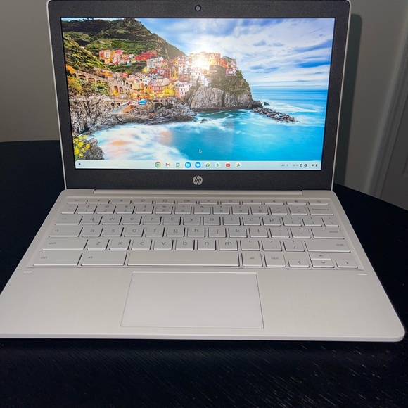 HP Chromebook 11-inch Laptop - Picture 6 of 7